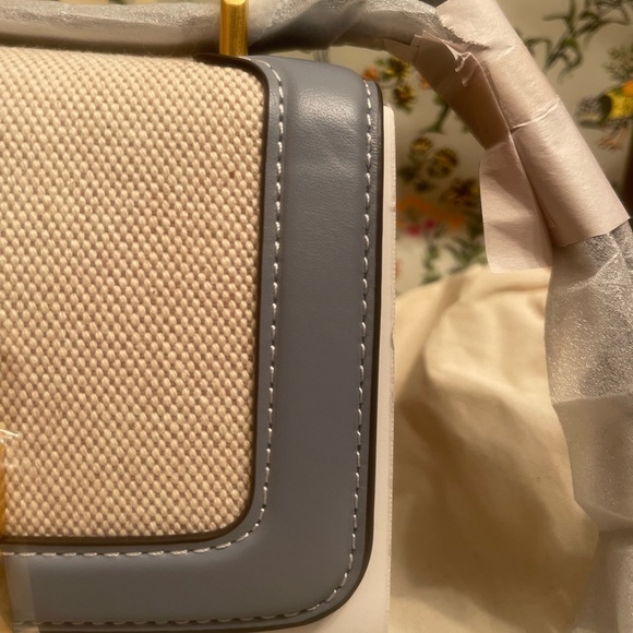Tory Burch crossbody (fukubukuro exclusive)! - Picture 2 of 5